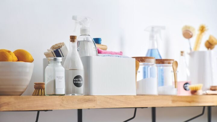 Natural Cleaning Hacks That Replace Chemical Products